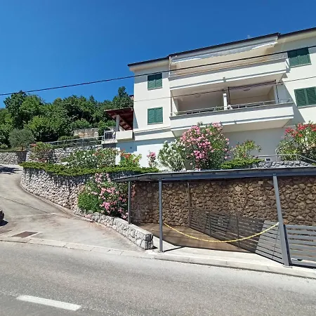 Apartment Lemon No. 205 *