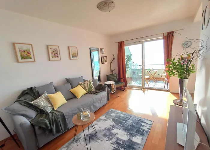 Apartment Lemon No. 205